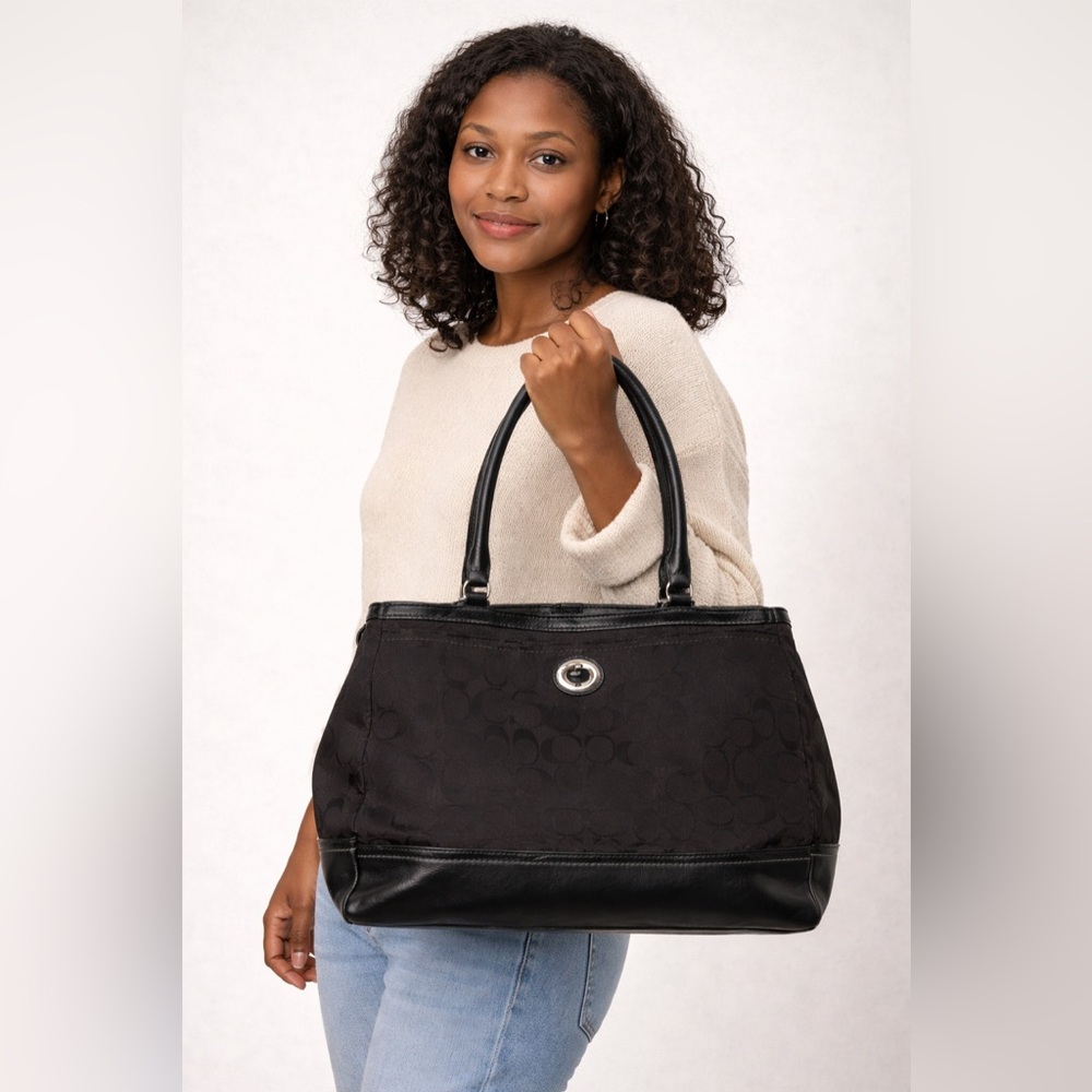 🖤 Coach Signature Tote shoulder Bag – Black Jacquard & Leather Trim
